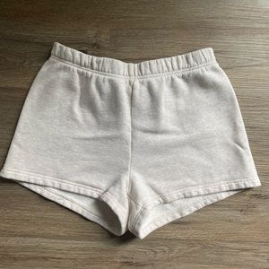 Aritzia tna cozy fleece perfect size small sweatshort in heather light oatmeal
